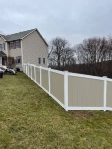 Two-tone vinyl fence