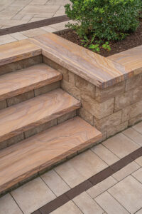 Hardscape using Cambridge natural stone rainbow steps